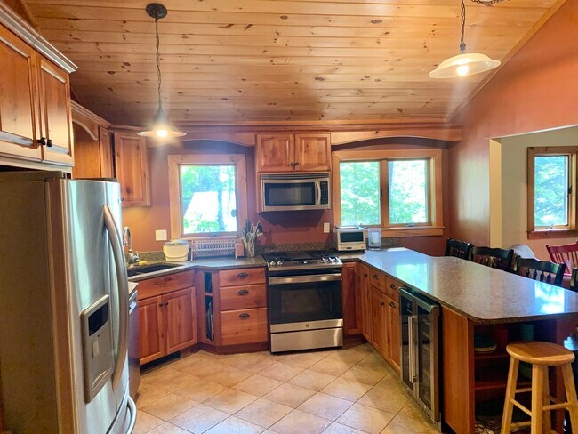 Building Photo - 237 Ellison's Lake Rd