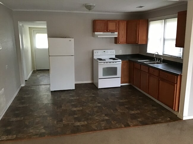 Building Photo - 1309 East Oak