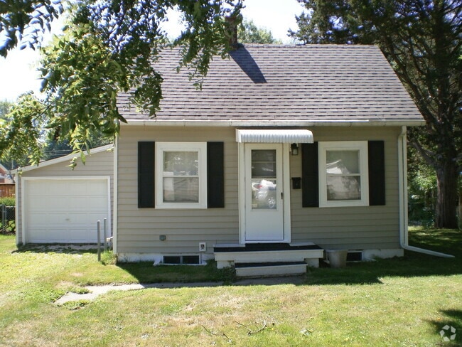Front - 1080 26th St