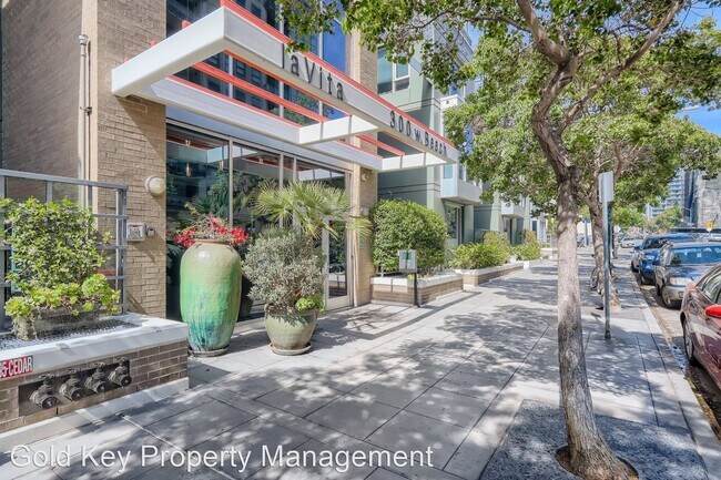 Building Photo - 2 br, 2 bath House - 300 W Beech Street #301