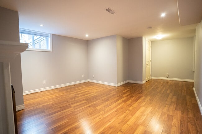 Family Room - 72 Amsterdam Av