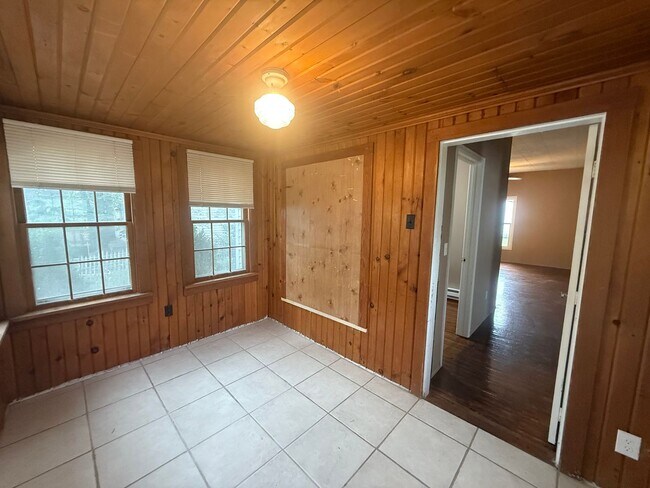 Foto del edificio - Two Bedroom, one bathroom house, Located i...