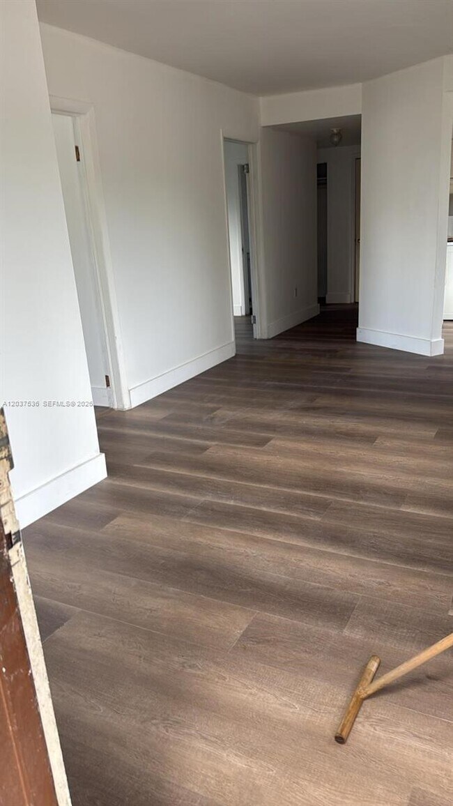 Foto del edificio - 6151 SW 35th St