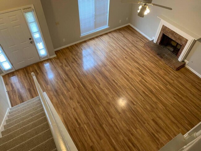 Foto del edificio - 2809 WESTON BROOK LN