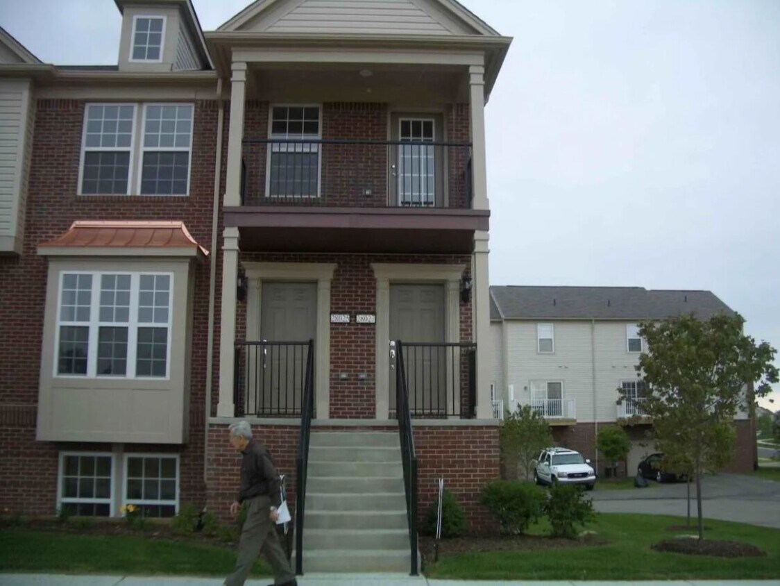 28027 Hopkins Dr Unit 28027, Novi, MI 48377 Condo for Rent in Novi