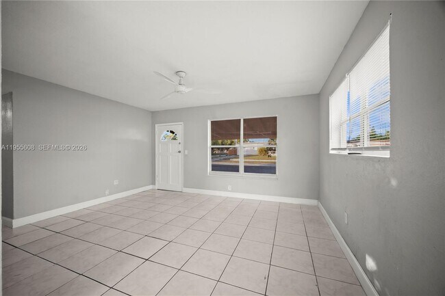 Foto del edificio - 701 N 70th Ave