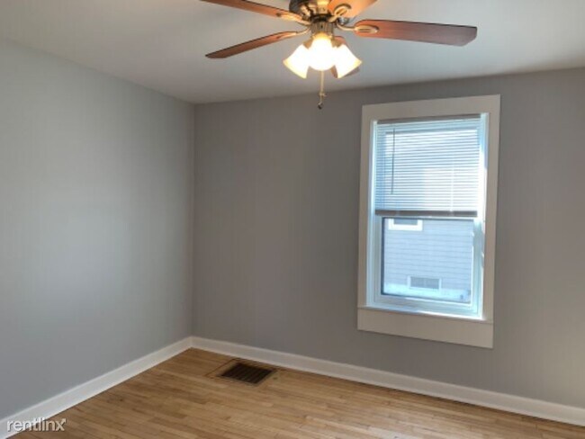 Foto del edificio - 2 br, 1 bath Apartment - 816 W. Winnebago St