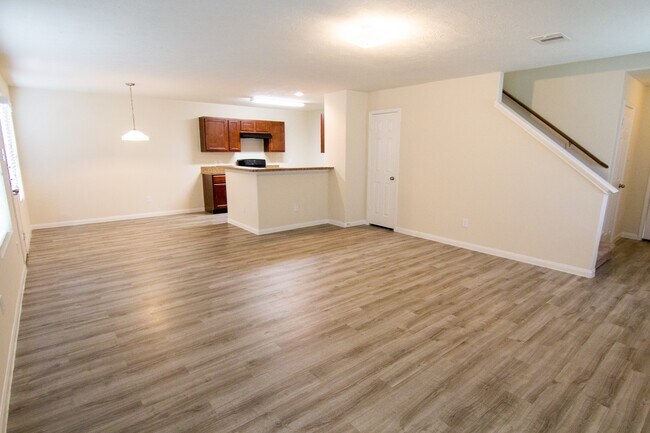 Foto del edificio - 3211 Gold Star Dr