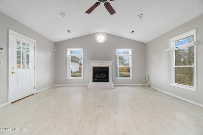 Building Photo - 604 N Forty Rd