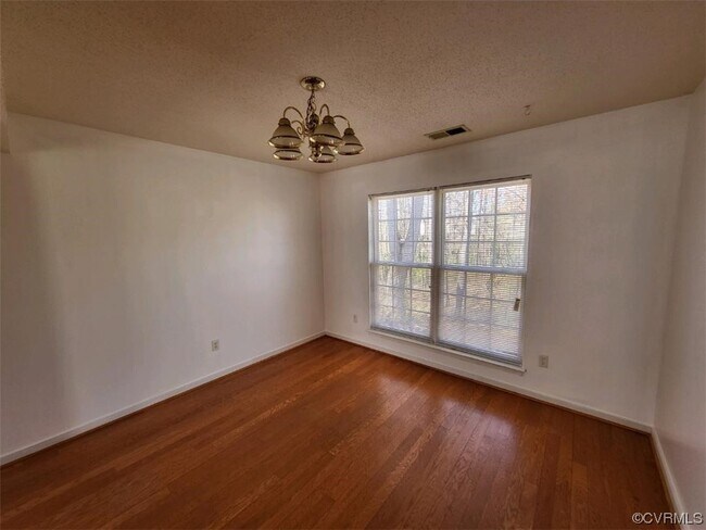 Foto del edificio - 733 Hallwood Farms Dr