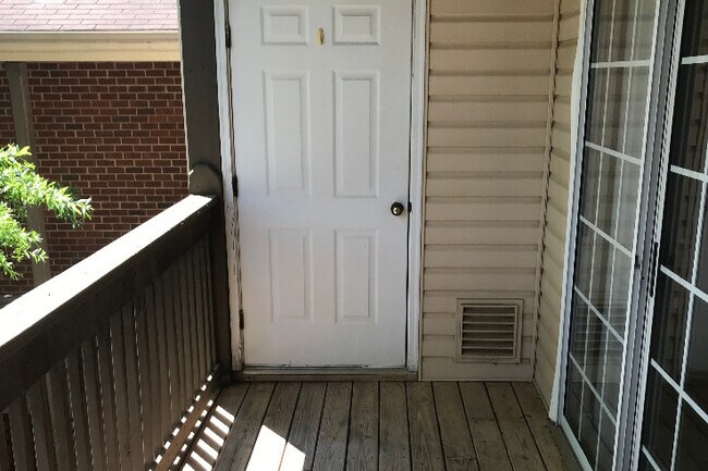 Building Photo - 141 Wexford Dr