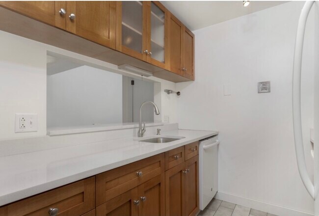 Kitchen - 80 Beaumont St