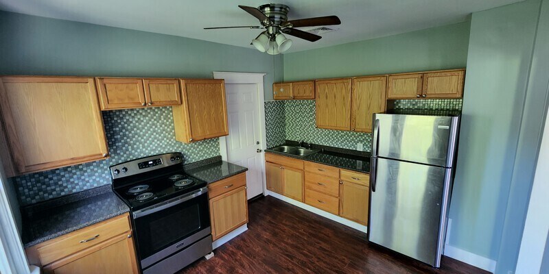 Primary Photo - 145 Bryant St