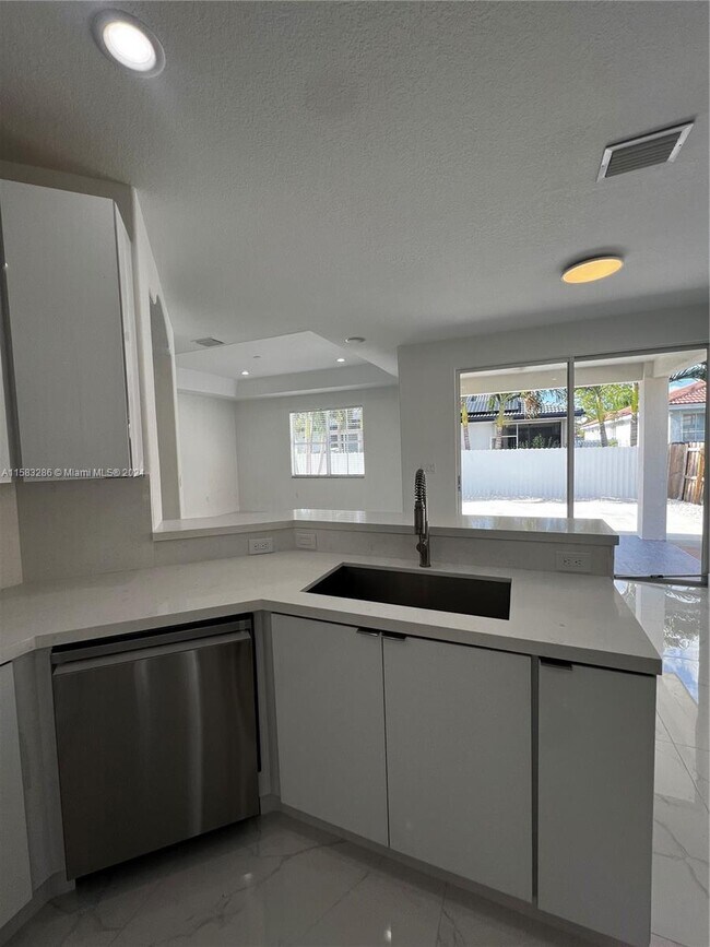 Foto del edificio - 14939 SW 11th Ln