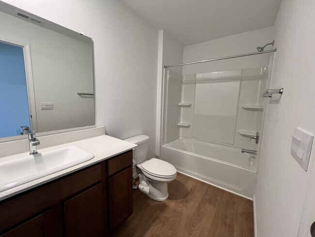 Foto del edificio - 4161 Bradley Dr
