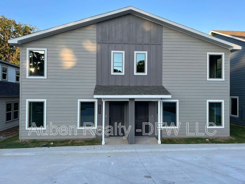 Foto principal - 2430-2428 S Fannin Ave