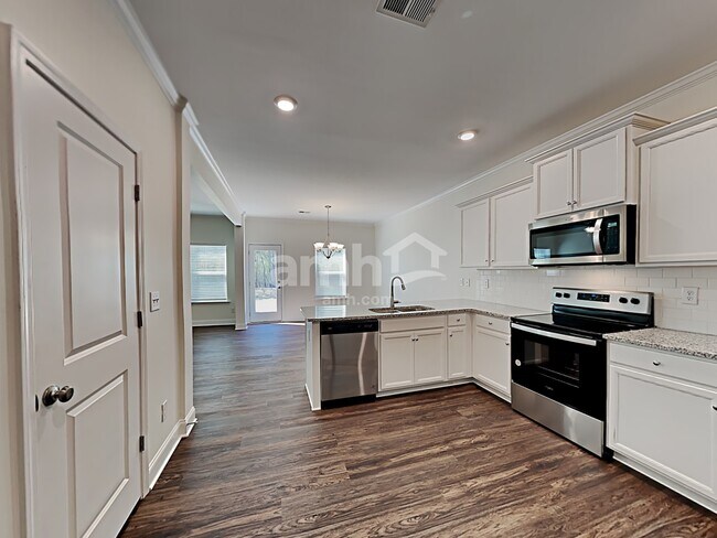 Building Photo - 633 Woodall Rd