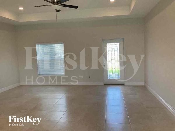 Foto del edificio - 921 NW 15th Pl