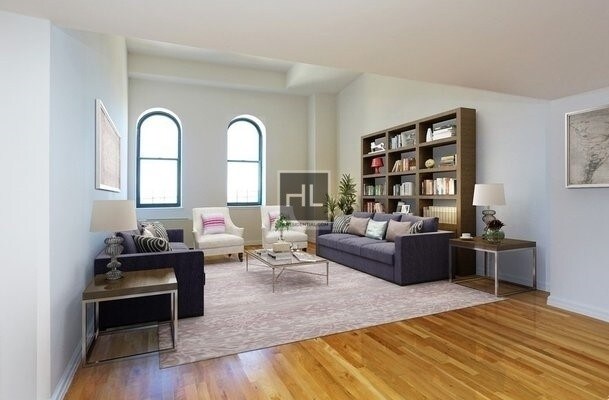 Primary Photo - LOFTED DUPLEX, Spacious Apt* XL WINDOWS*