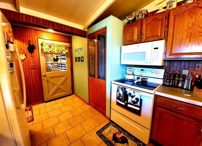 Kitchen - 44618 US Highway 41