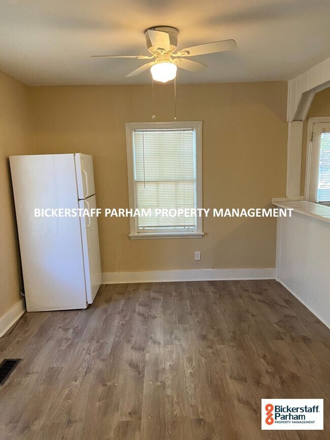 Building Photo - Located Near Macon Road! Available Novembe...