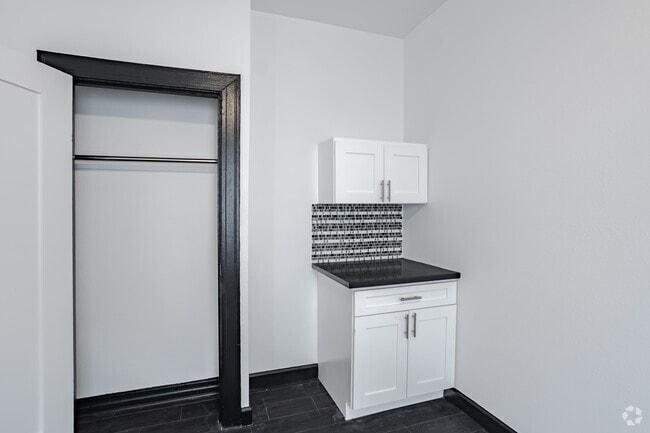 Interior Photo - Harvard Hill Apartments - Harvard Hill LLC