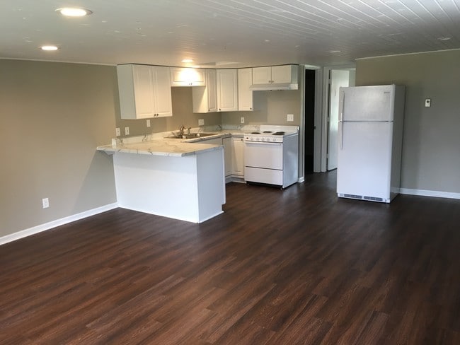 Building Photo - 223 N West St