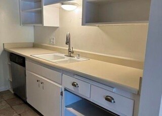 Foto del edificio - 15344 Weddington St