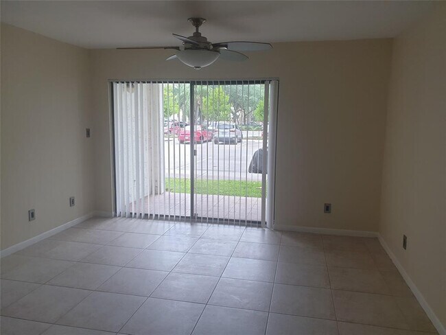 Foto del edificio - 520 S Park Rd