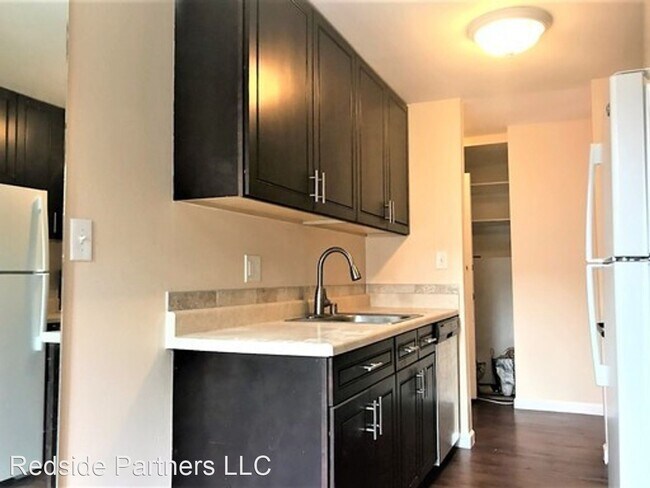 Building Photo - 1 br, 1 bath Apartment - 4225 11th Ave NE
