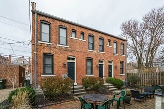 Building Photo - 103-107-107 E Prescott St
