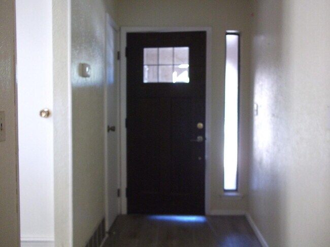 Building Photo - 7048 Villa Hermosa Dr