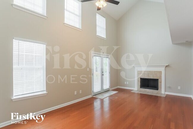 Foto del edificio - 1529 Edgemoor Ln