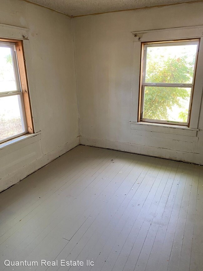 Building Photo - 3 br, 1 bath House - 3919 Rowe Ave.