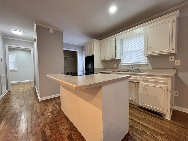 Foto del edificio - 2039 W Jefferson Pike