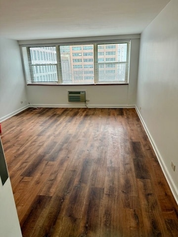 Building Photo - 253 E Delaware Pl