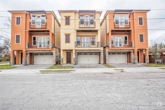 Building Photo - 1516 Amundsen St