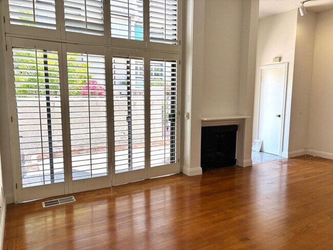 Foto del edificio - Welcome to this stunning 2 bedroom 2.5 bat...