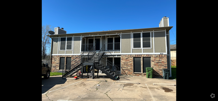 Building Photo - 8121 Foxfire Ln