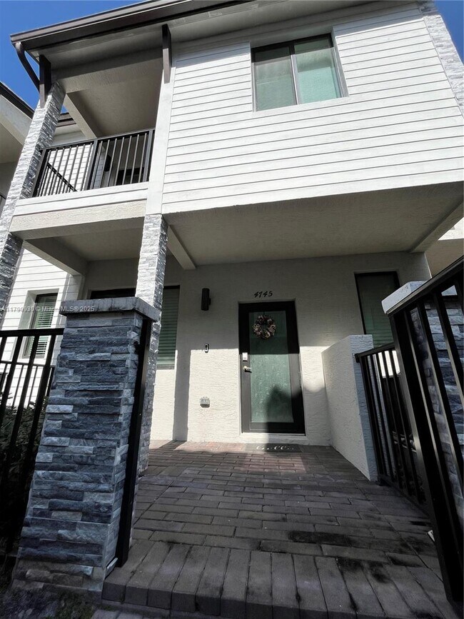 Foto del edificio - 4745 NW 83rd Pkwy