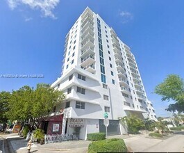 Building Photo - 1401 SW 22nd St