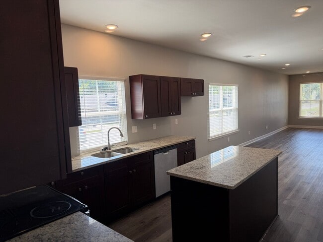 Building Photo - 55 Wolfsbridge Lp