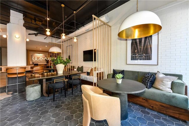 Photo - 508 Main St NE House