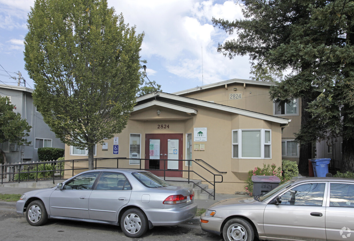 Building Photo - Pauline Creek Apartments