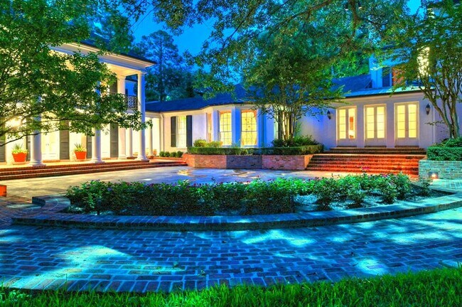 Foto del edificio - 333 W Friar Tuck Ln