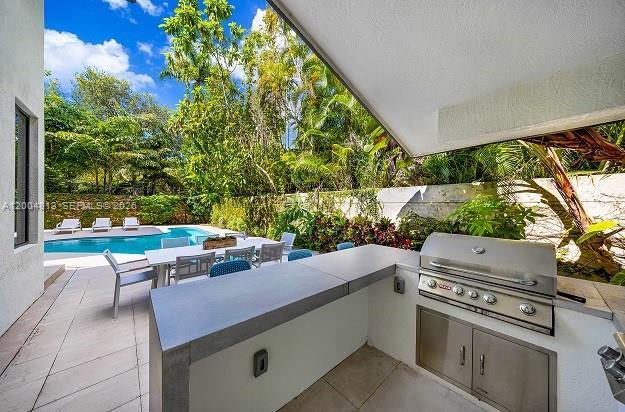 Foto del edificio - 3900 Douglas Rd