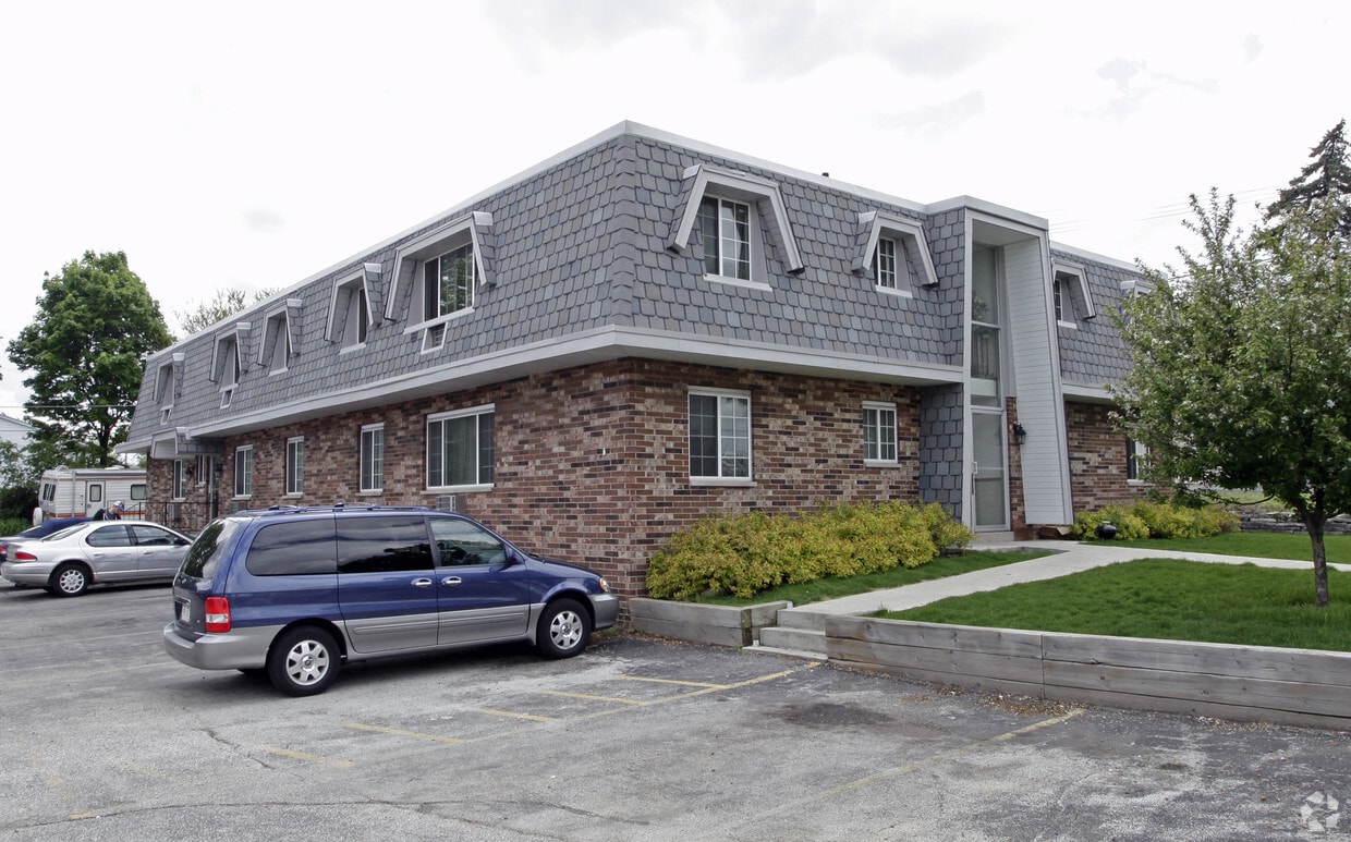 12019 W Burleigh Rd, Milwaukee, WI 53222 Apartments in Milwaukee, WI