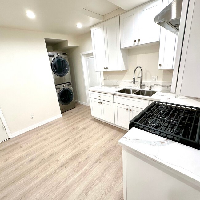 Foto del edificio - 356 W Maple St