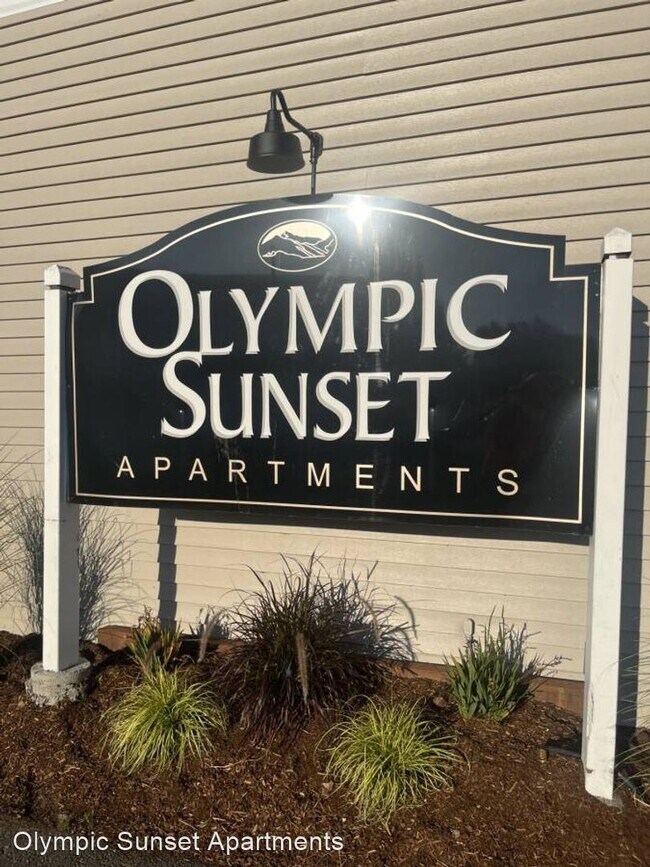 Building Photo - 2 br, 1 bath Apartment - Olympic Sunset 66...