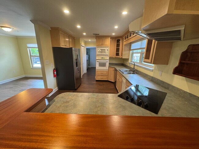 Building Photo - 234 Wava Ave